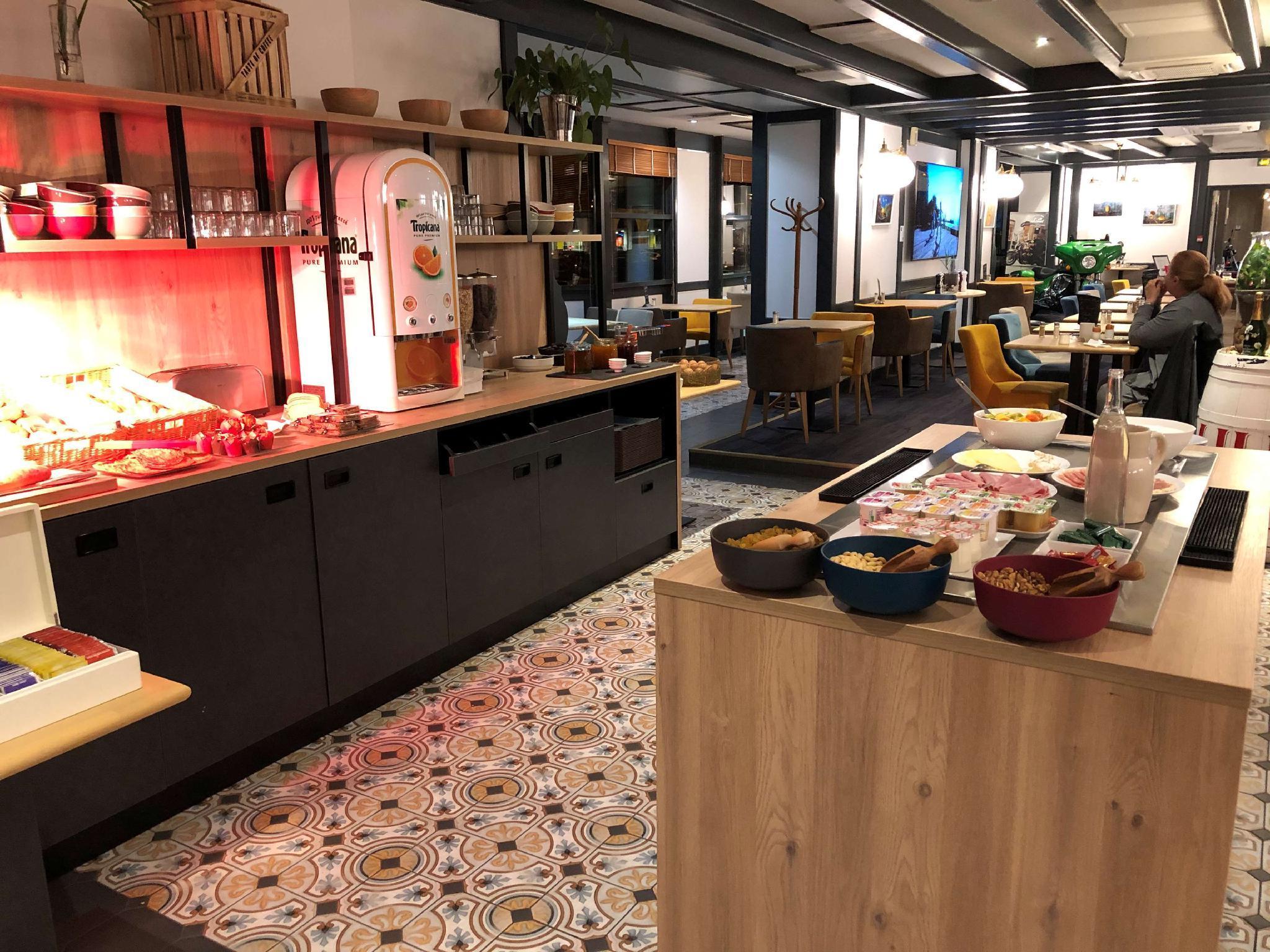 利摩日市中心车站阿特里姆基里亚德酒店 里摩日 外观 照片