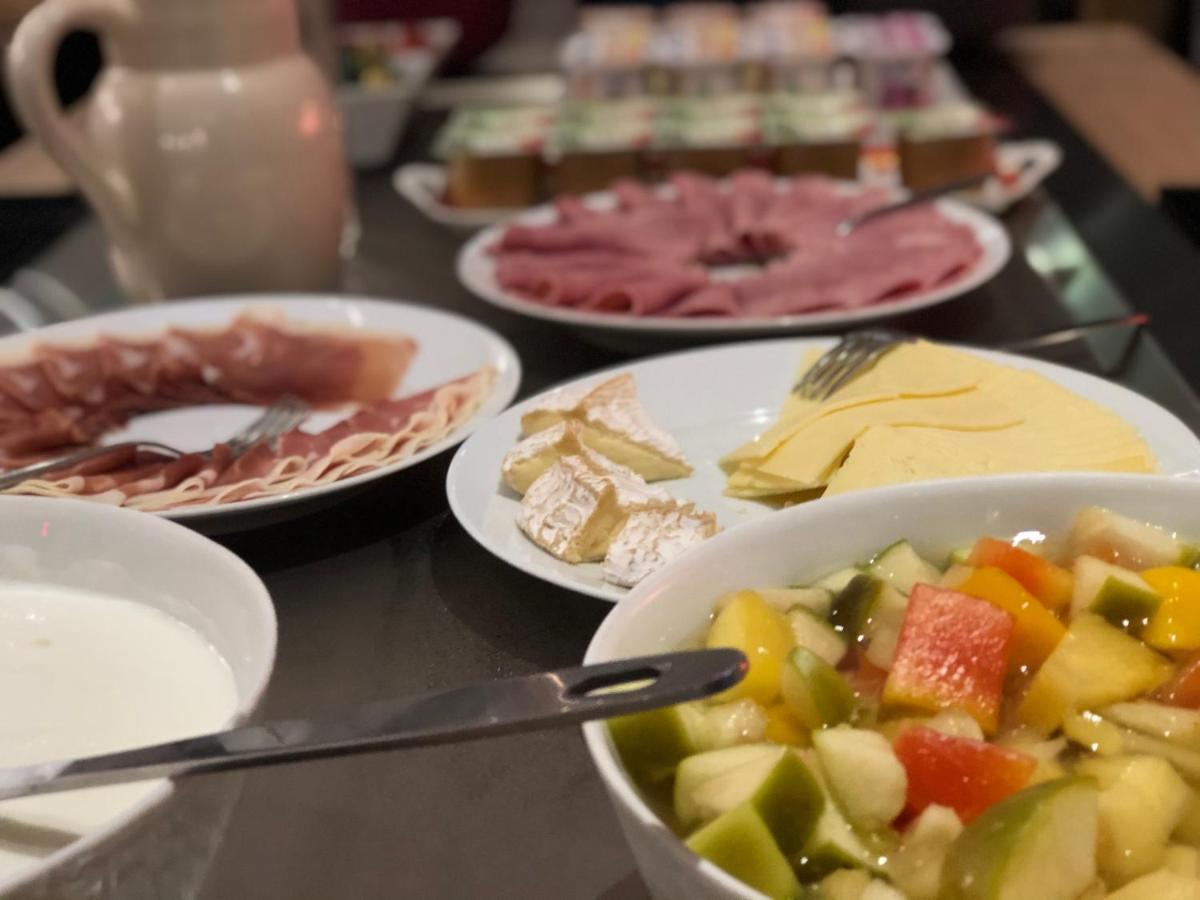 利摩日市中心车站阿特里姆基里亚德酒店 里摩日 外观 照片